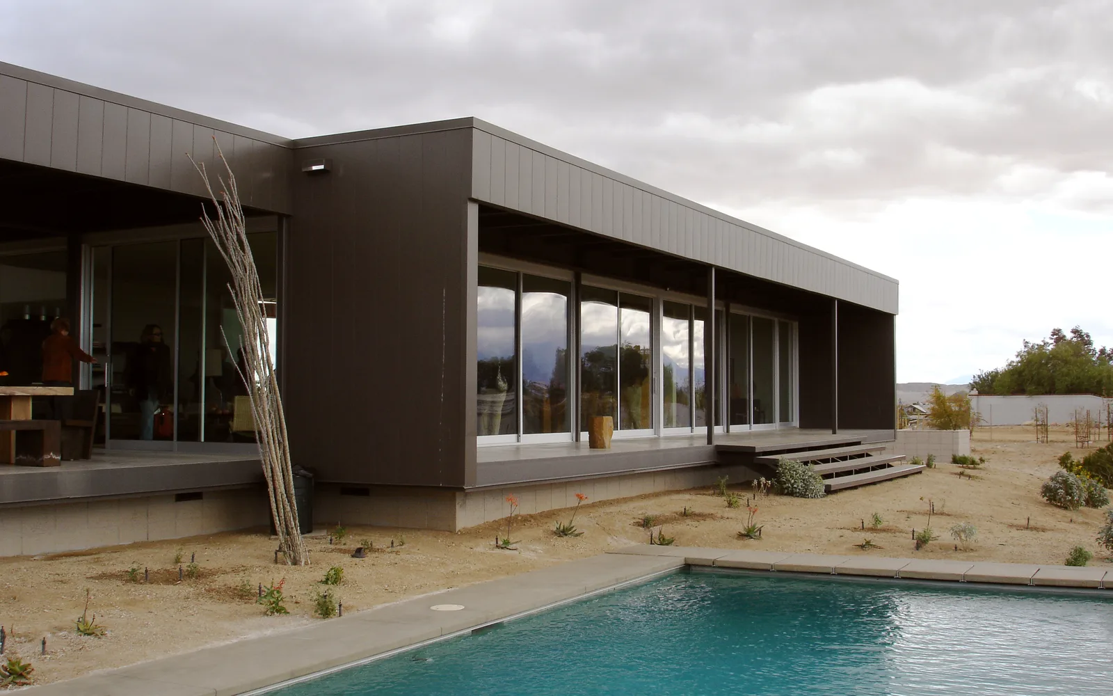 Marmol Radziner Desert House prefab and pool in Desert Hot Springs